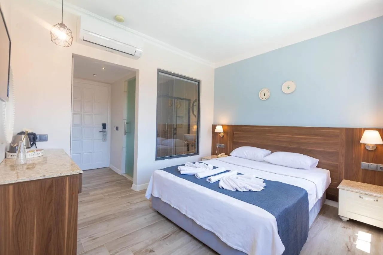 Bronze Hotel Oludeniz 3*,